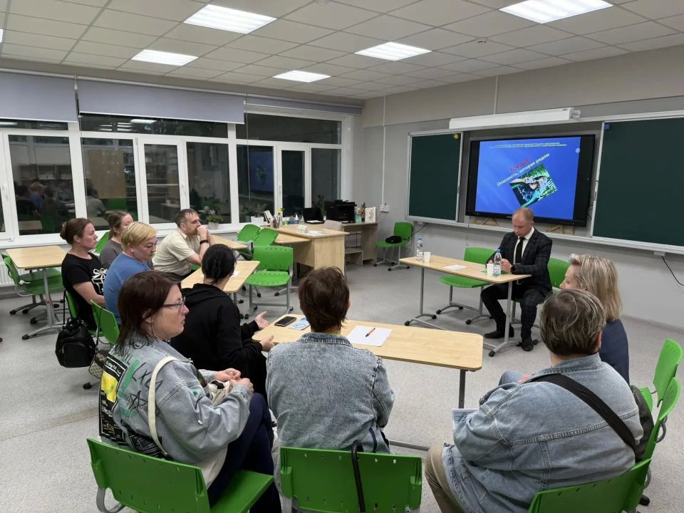 В Сыктывкаре прошёл XI муниципальный форум «Родительский ВСЕобуч: код #Лето_2026» В Сыктывкаре прошёл XI муниципальный форум «Родительский ВСЕобуч: код #Лето_2026»