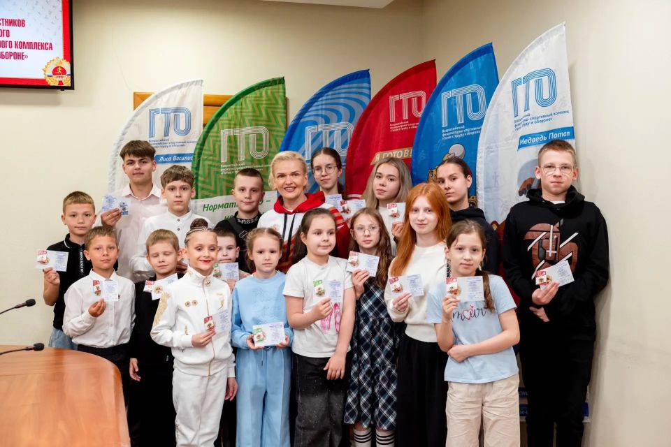 В Сыктывкаре наградили участников комплекса ГТО В Сыктывкаре наградили участников комплекса ГТО