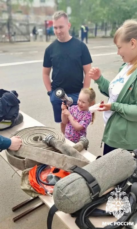 Город детства. В Доме детского творчества города Печора прошел II муниципальный профориентационный фестиваль «Город детства», приуроченный к Международному дню защиты детей Город детства. В Доме детского творчества города Печора прошел II муниципальный профориентационный фестиваль «Город детства», приуроченный к Международному дню защиты детей