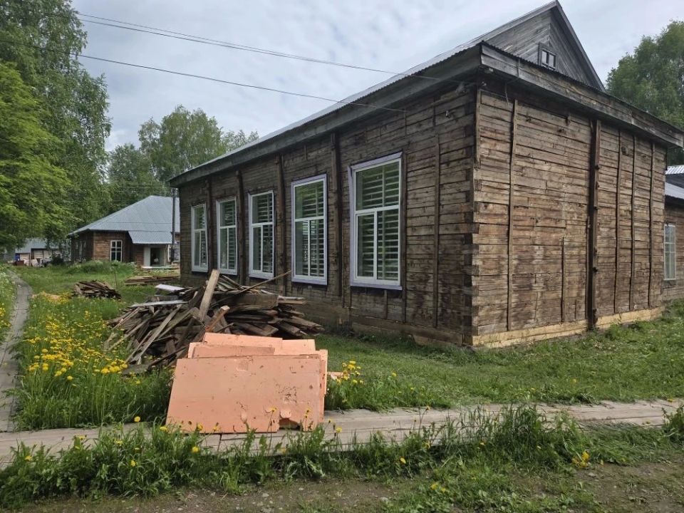 Заместитель прокурора Прилузского района Игорь Дурнев совместно с представителем Агентства проектного управления Республики Коми выехал с проверкой в село Гурьевка Заместитель прокурора Прилузского района Игорь Дурнев совместно с представителем Агентства проектного управления Республики Коми выехал с проверкой в село Гурьевка