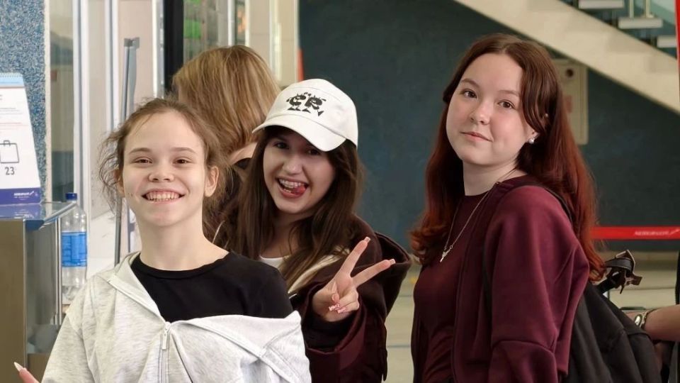 Сегодня утром делегация студентов ссузов из Коми вылетела в Хабаровск Сегодня утром делегация студентов ссузов из Коми вылетела в Хабаровск