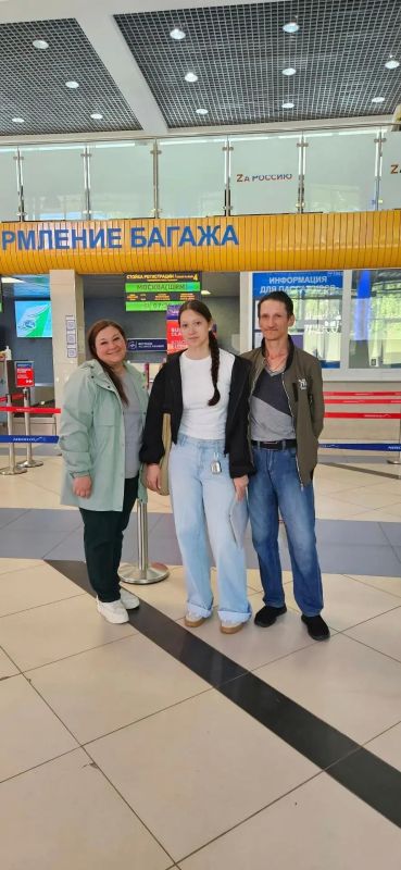 Сегодня утром делегация студентов ссузов из Коми вылетела в Хабаровск Сегодня утром делегация студентов ссузов из Коми вылетела в Хабаровск