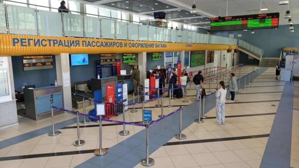 Сегодня утром делегация студентов ссузов из Коми вылетела в Хабаровск Сегодня утром делегация студентов ссузов из Коми вылетела в Хабаровск