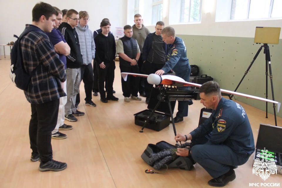 Студенты Коми осваивают управление дронами Студенты Коми осваивают управление дронами