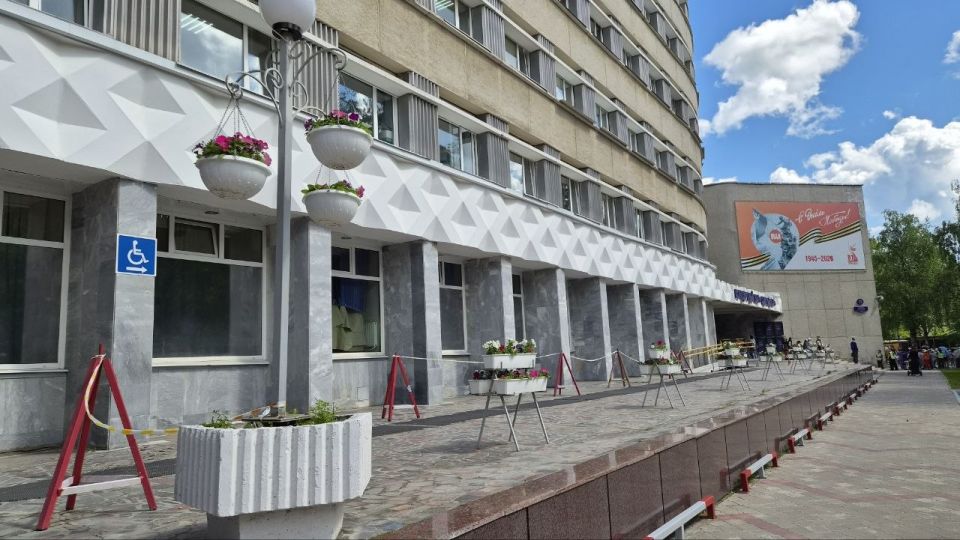 Максим Мартышин: Друзья, мы продолжаем украшать город цветами Максим Мартышин: Друзья, мы продолжаем украшать город цветами