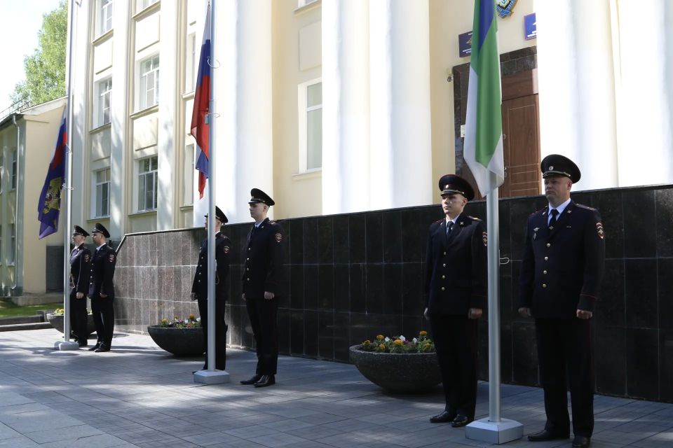 В преддверии Дня России в МВД по Республике Коми прошли торжественные мероприятия В преддверии Дня России в МВД по Республике Коми прошли торжественные мероприятия