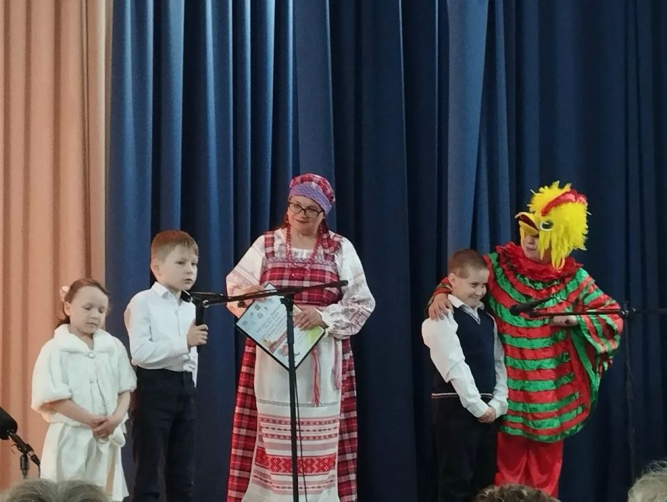Республиканский праздник «Чолм, дзолюкъяс» собрал на сцене дома культуры села Нёбдино десятки юных талантливых сельчан Республиканский праздник «Чолм, дзолюкъяс» собрал на сцене дома культуры села Нёбдино десятки юных талантливых сельчан