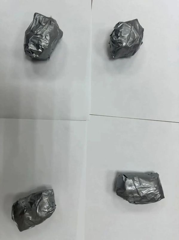 В Ухте полицейские с поличным задержали группу наркосбытчиков В Ухте полицейские с поличным задержали группу наркосбытчиков