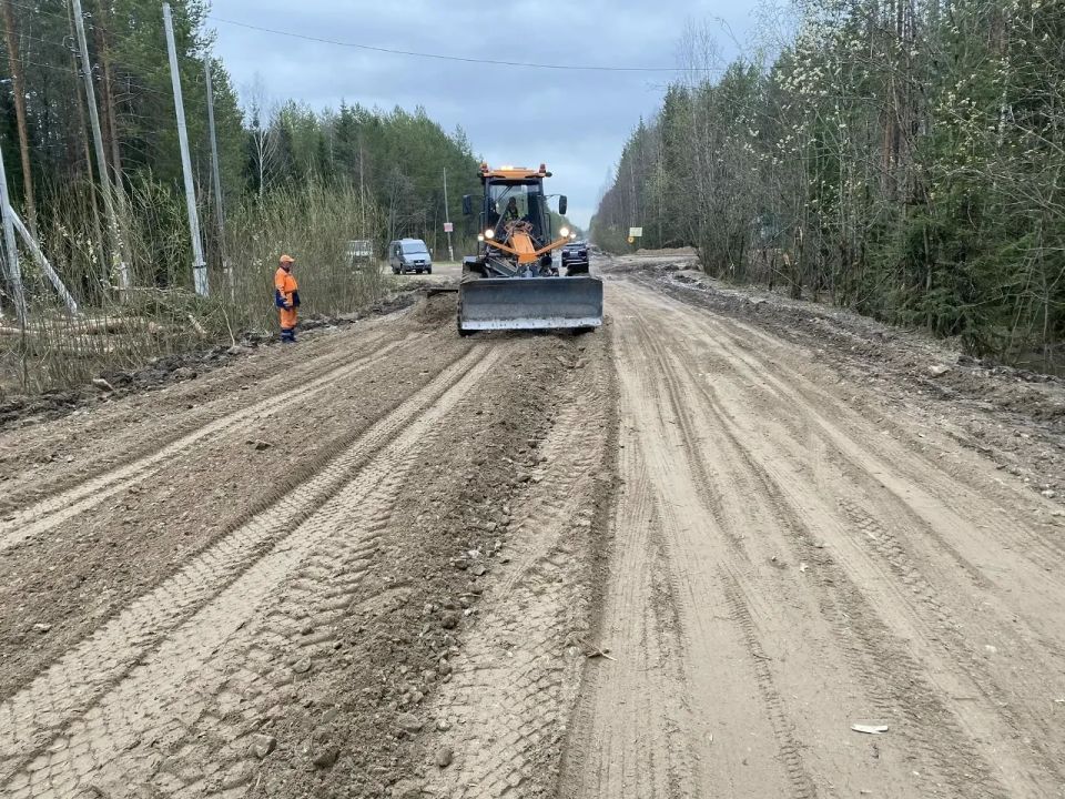 На дороге к дырносским дачам выполнена замена водопропускных труб, сейчас идет обустройство канав На дороге к дырносским дачам выполнена замена водопропускных труб, сейчас идет обустройство канав