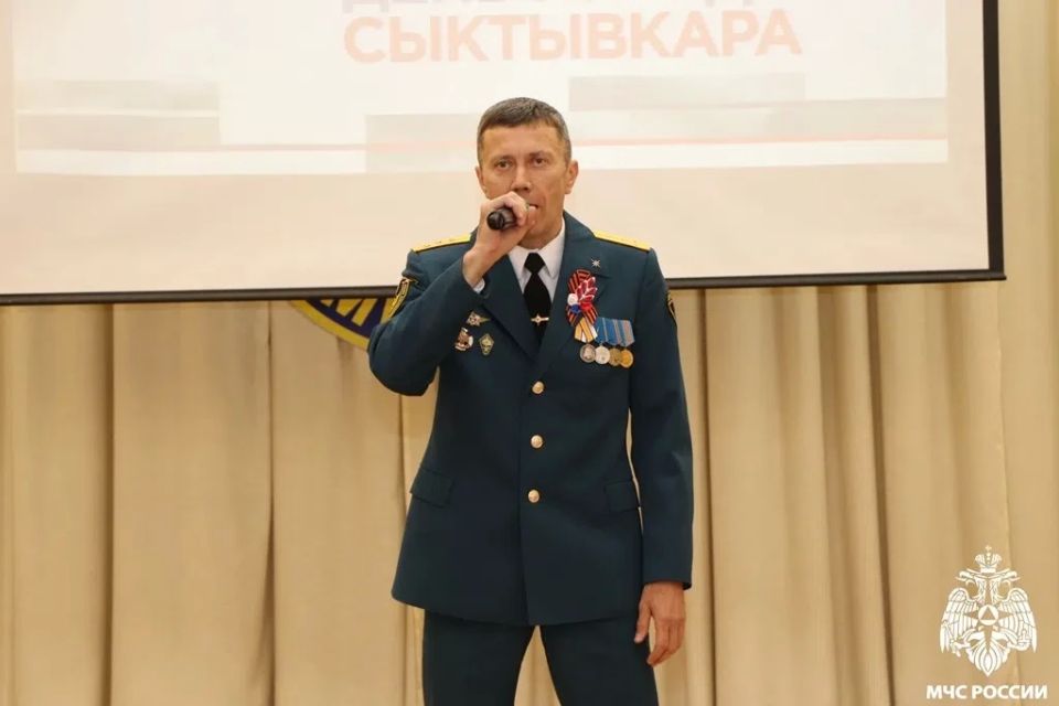 В Главном управлении МЧС России по Коми состоялось торжественное собрание, посвященное Дню России и Дню города Сыктывкара В Главном управлении МЧС России по Коми состоялось торжественное собрание, посвященное Дню России и Дню города Сыктывкара