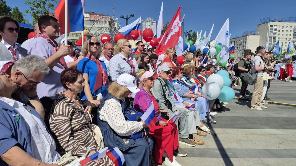 В Сыктывкаре прошло торжественное открытие мероприятий, приуроченных ко Дню России и Дню города В Сыктывкаре прошло торжественное открытие мероприятий, приуроченных ко Дню России и Дню города