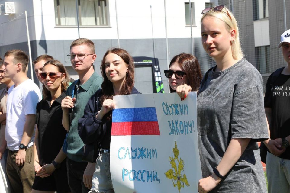 Команда МВД по Коми заняла первое место в турнире по мини-футболу памяти Александра Яковлева Команда МВД по Коми заняла первое место в турнире по мини-футболу памяти Александра Яковлева