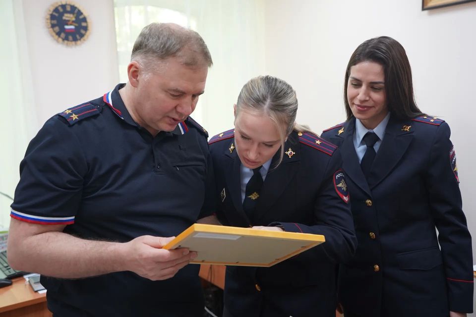В МВД по Республике Коми подвели итоги регионального творческого конкурса «Кадет – гордость МВД по Республике Коми!» В МВД по Республике Коми подвели итоги регионального творческого конкурса «Кадет – гордость МВД по Республике Коми!»
