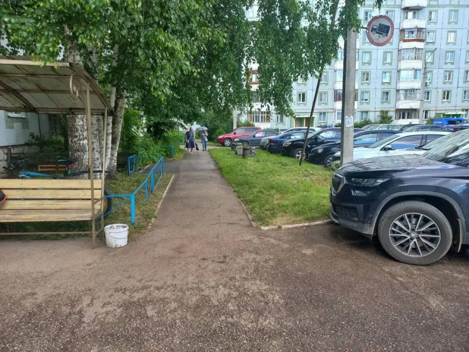 Максим Мартышин: Наши коммунальные службы продолжают работы по покосу травы и уборке Максим Мартышин: Наши коммунальные службы продолжают работы по покосу травы и уборке