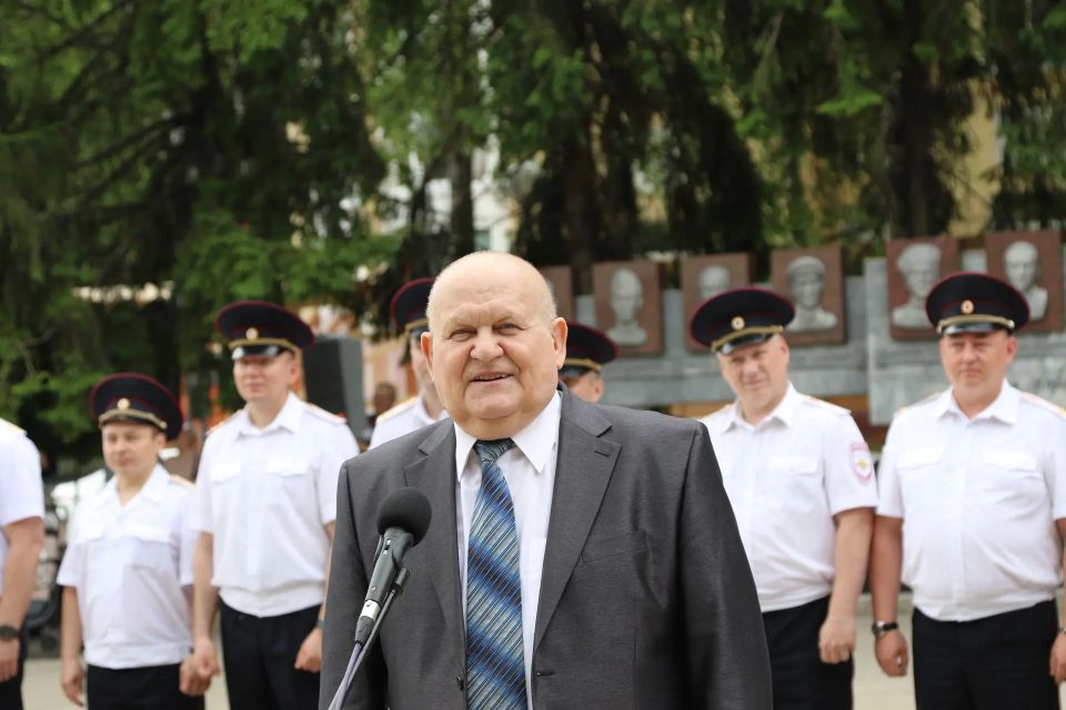 В Сыктывкаре состоялась церемония приведение к Присяге молодых сотрудников полиции В Сыктывкаре состоялась церемония приведение к Присяге молодых сотрудников полиции