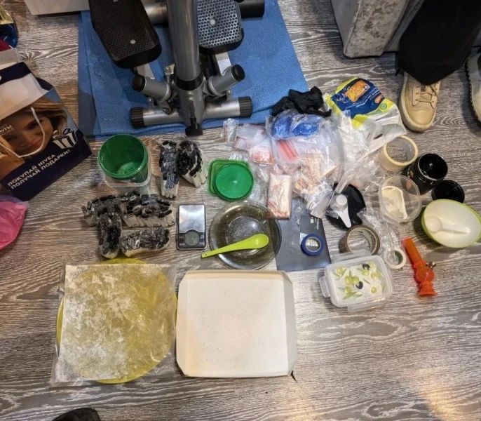 Полицейские задержали сыктывкарку за попытку распространения наркотиков в картриджах для вейпов Полицейские задержали сыктывкарку за попытку распространения наркотиков в картриджах для вейпов