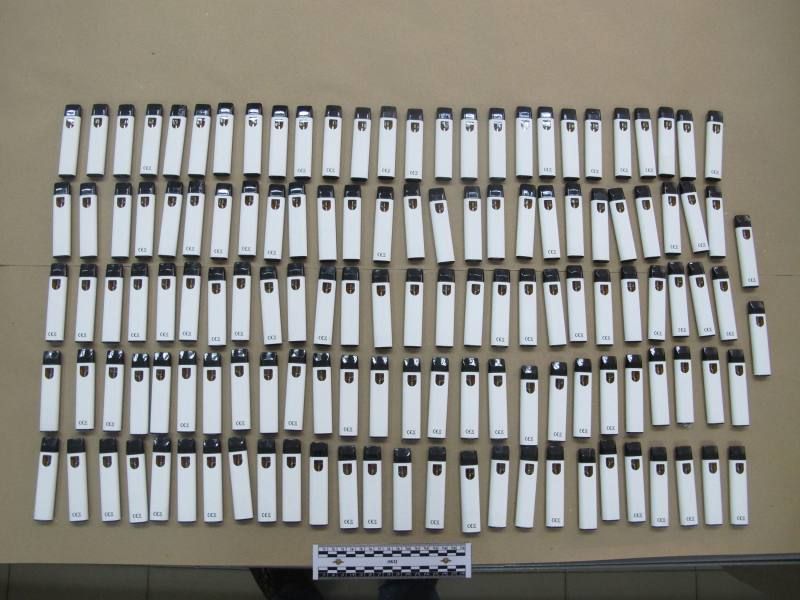 Полицейские задержали сыктывкарку за попытку распространения наркотиков в картриджах для вейпов