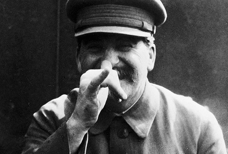 В Воркуте убрали "памятник жертвам политических репрессий", где был изображен тризуб и упомянуты бандиты УПА" В Воркуте убрали "памятник жертвам политических репрессий", где был изображен тризуб и упомянуты бандиты УПА"