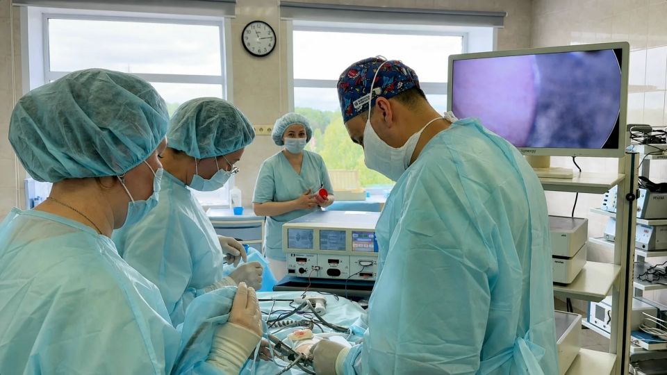 Специалисты Республиканской детской клинической больницы вернули трехмесячному малышу качество жизни - успешно провели малотравматичную операцию по удалению чести легочной ткани