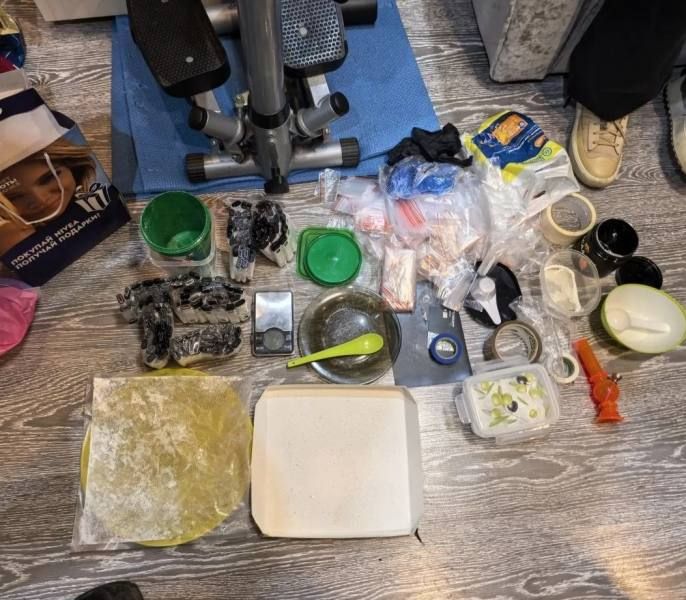 Полицейские задержали сыктывкарку за попытку распространения наркотиков в картриджах для вейпов Полицейские задержали сыктывкарку за попытку распространения наркотиков в картриджах для вейпов