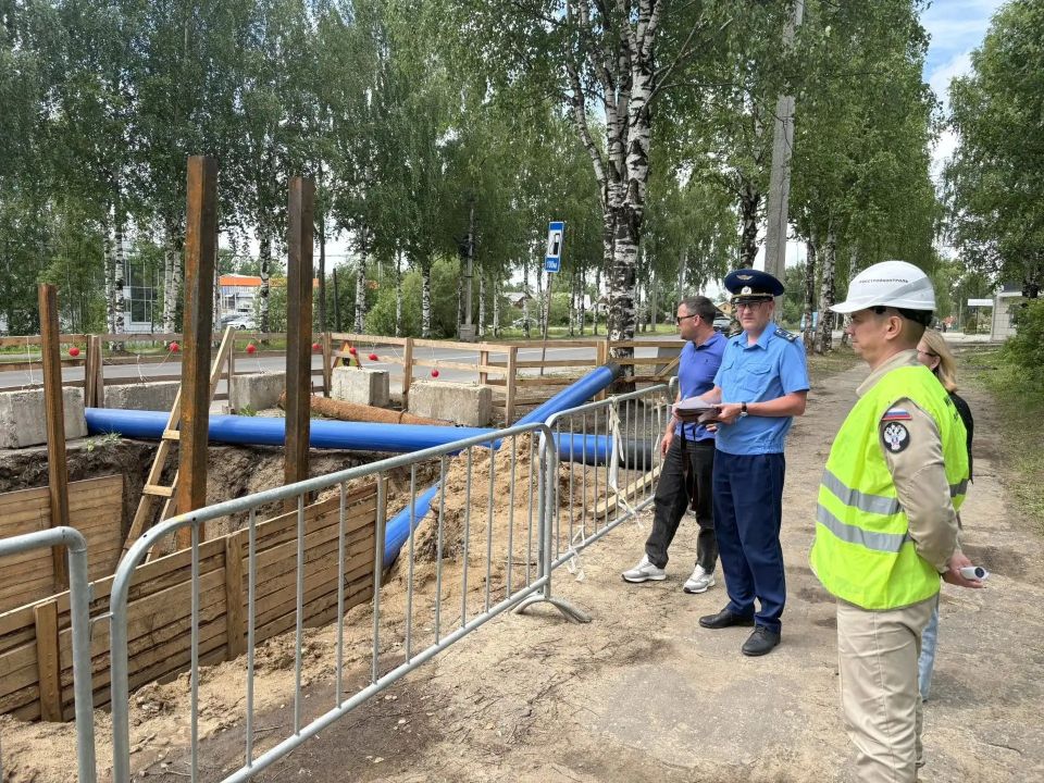 ПРОКУРАТУРА СЫКТЫВКАРА ПРОВЕРИЛА ХОД СТРОИТЕЛЬСТВА КАНАЛИЗАЦИОННОГО КОЛЛЕКТОРА ПРОКУРАТУРА СЫКТЫВКАРА ПРОВЕРИЛА ХОД СТРОИТЕЛЬСТВА КАНАЛИЗАЦИОННОГО КОЛЛЕКТОРА