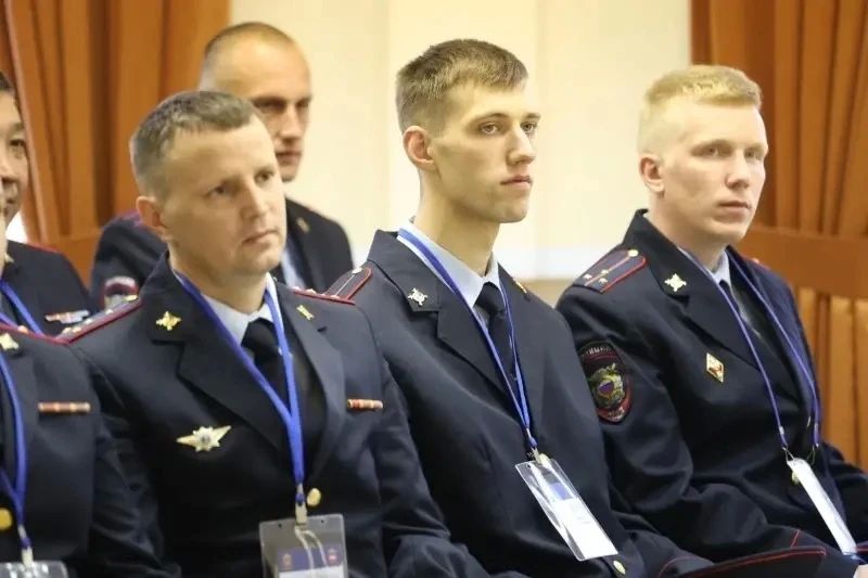 Участковый из Усть-Цилемского района стал победителем второго этапа Всероссийского конкурса «Лучший по профессии» Участковый из Усть-Цилемского района стал победителем второго этапа Всероссийского конкурса «Лучший по профессии»
