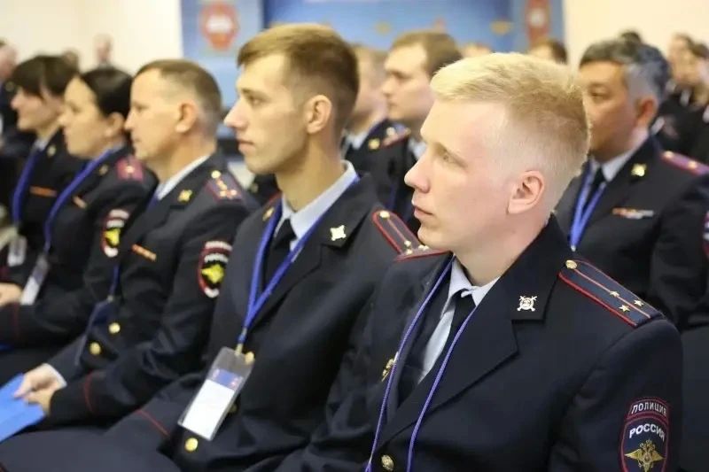 Участковый из Усть-Цилемского района стал победителем второго этапа Всероссийского конкурса «Лучший по профессии» Участковый из Усть-Цилемского района стал победителем второго этапа Всероссийского конкурса «Лучший по профессии»