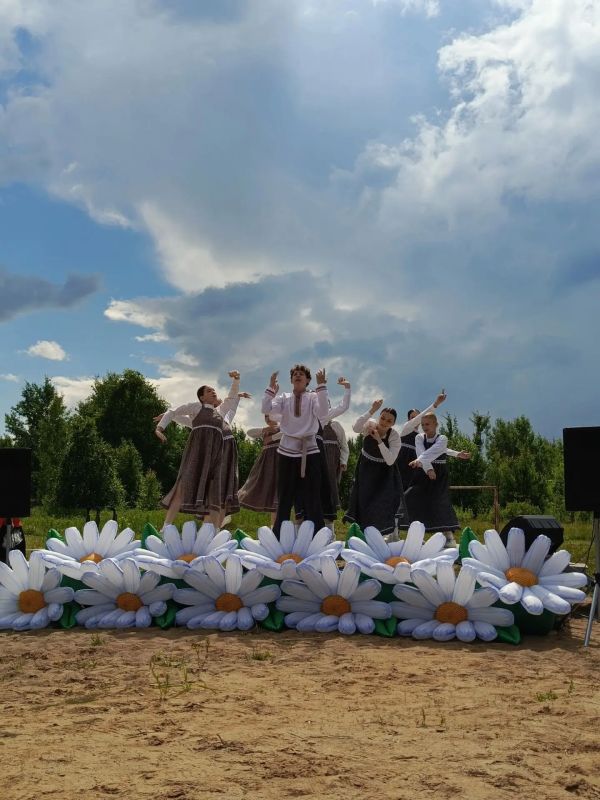 Сегодня пригородный посёлок Верхний Мыртыю отпраздновал свой День рождения! Сегодня пригородный посёлок Верхний Мыртыю отпраздновал свой День рождения!