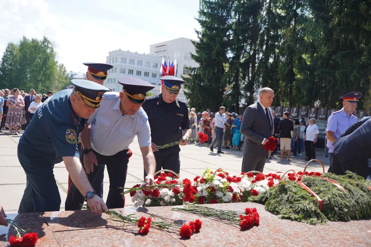 Никто не забыт, ничто не забыто: В День памяти и скорби Андрей Сицский почтил память павших в годы Великой Отечественной войны Никто не забыт, ничто не забыто: В День памяти и скорби Андрей Сицский почтил память павших в годы Великой Отечественной войны