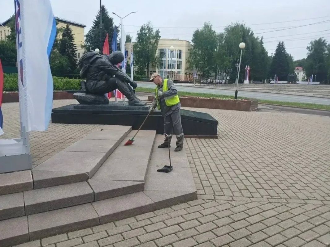 Максим Мартышин: Продолжаем приводить в порядок наш город Максим Мартышин: Продолжаем приводить в порядок наш город