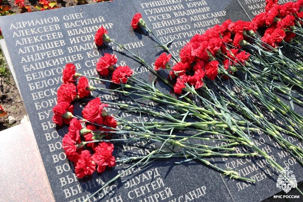 Память горькую храним. 85 лет назад наша страна и её народ столкнулись с самой кровопролитной и жестокой войной за всю историю военных конфликтов Память горькую храним. 85 лет назад наша страна и её народ столкнулись с самой кровопролитной и жестокой войной за всю историю военных конфликтов