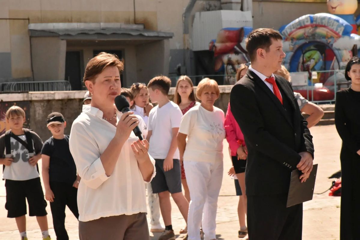 В Эжвинском районе на Слободской площади состоялся цикл мероприятий, посвященных 85-летию с начала Великой Отечественной войны В Эжвинском районе на Слободской площади состоялся цикл мероприятий, посвященных 85-летию с начала Великой Отечественной войны