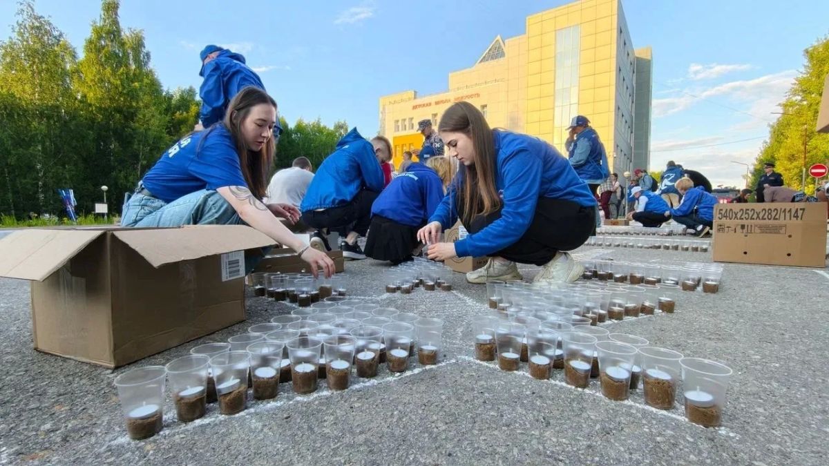 Накануне в Сыктывкаре зажгли «Огненные картины войны» Накануне в Сыктывкаре зажгли «Огненные картины войны»