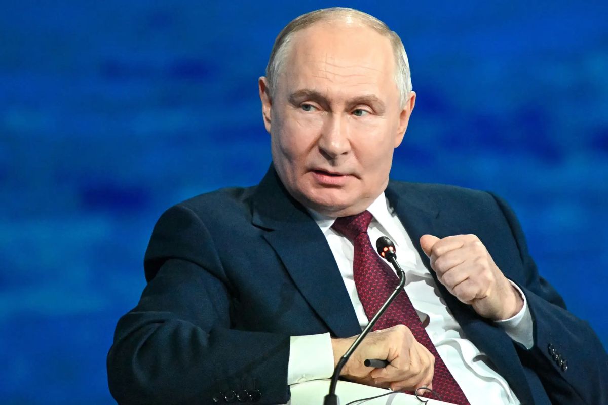 Президент России Владимир Путин заявил, что власти будут наращивать доступность современной медпомощи по всей стране