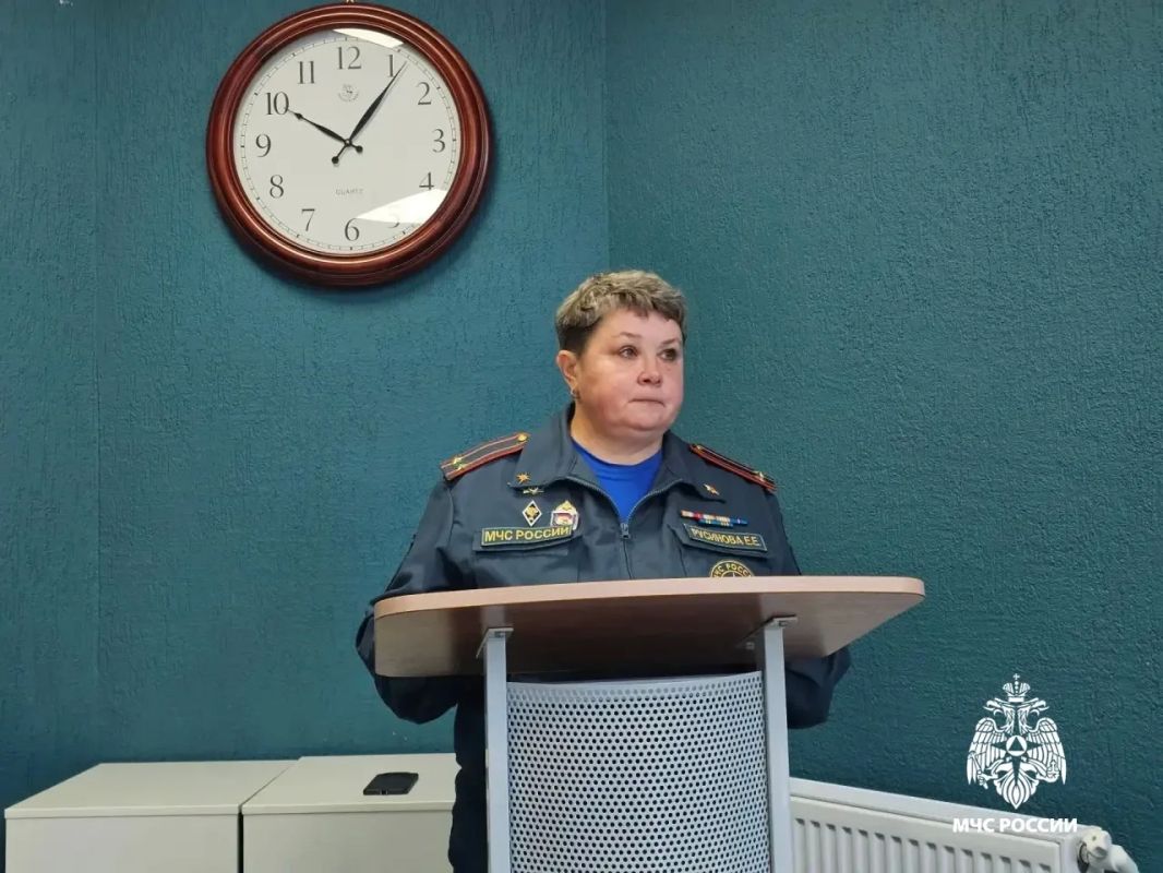 В Сыктывкаре состоялся совместный семинар-совещание сотрудников МЧС и представителей регионального бизнес-сообщества В Сыктывкаре состоялся совместный семинар-совещание сотрудников МЧС и представителей регионального бизнес-сообщества