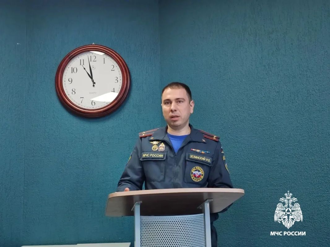В Сыктывкаре состоялся совместный семинар-совещание сотрудников МЧС и представителей регионального бизнес-сообщества В Сыктывкаре состоялся совместный семинар-совещание сотрудников МЧС и представителей регионального бизнес-сообщества