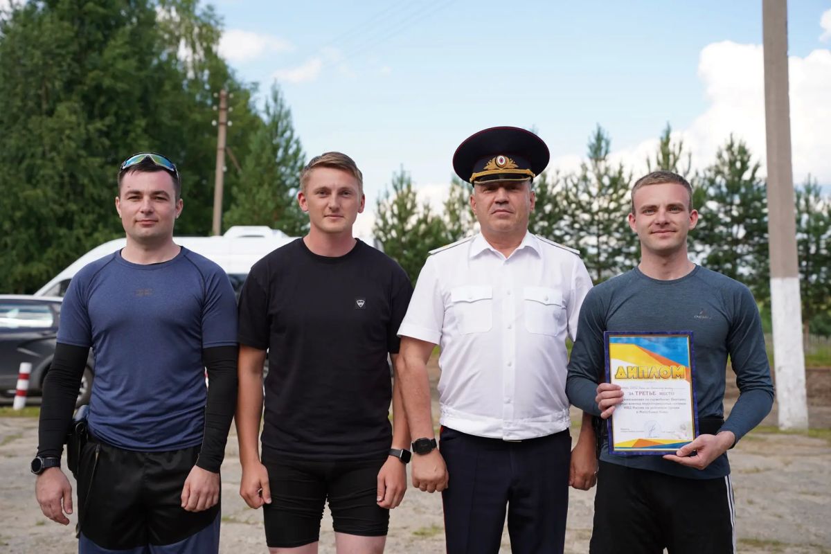 В МВД по Республике Коми состоялись лично-командные соревнования по служебному биатлону В МВД по Республике Коми состоялись лично-командные соревнования по служебному биатлону