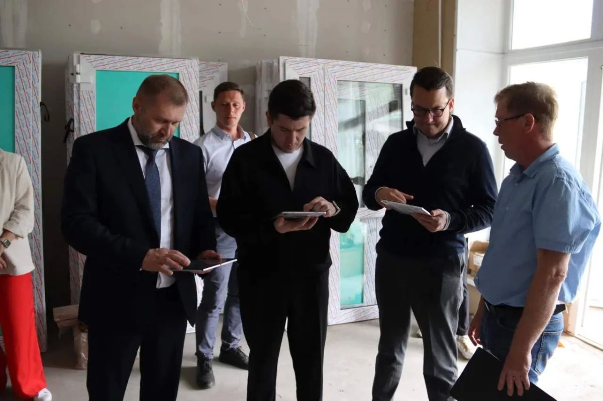 В Печоре проверили, как идёт строительство молодёжного центра В Печоре проверили, как идёт строительство молодёжного центра