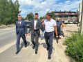 Станислав Кочев и Максим Мартышин проверили ход ремонтных работ на улице Тентюковской