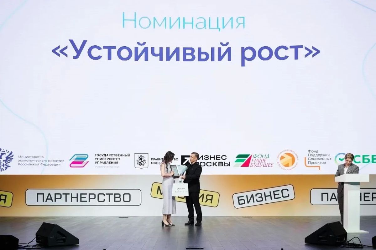 Ростислав Гольдштейн: Даже в условиях долгой зимы и сурового климата Крайнего Севера можно обеспечивать жителей свежей витаминной продукцией. В Воркуте эту задачу круглогодично выполняет ООО «Гидропоника» – радует горожан... Ростислав Гольдштейн: Даже в условиях долгой зимы и сурового климата Крайнего Севера можно обеспечивать жителей свежей витаминной продукцией. В Воркуте эту задачу круглогодично выполняет ООО «Гидропоника» – радует горожан...
