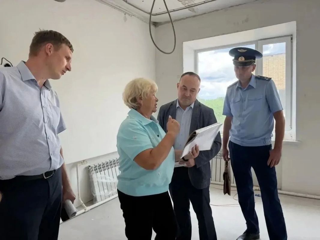 Прокуратура Княжпогостского района контролирует выполнение капитального ремонта школы в рамках национального проекта Прокуратура Княжпогостского района контролирует выполнение капитального ремонта школы в рамках национального проекта