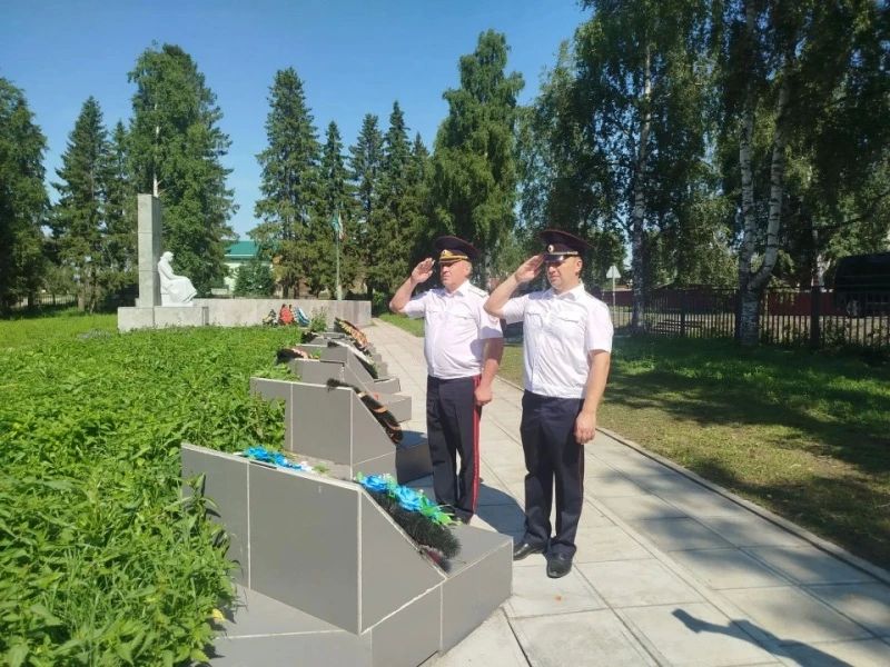 Министр внутренних дел по Республике Коми генерал-майор полиции Андрей Сицский продолжил рабочие поездки в территориальные органы Министр внутренних дел по Республике Коми генерал-майор полиции Андрей Сицский продолжил рабочие поездки в территориальные органы