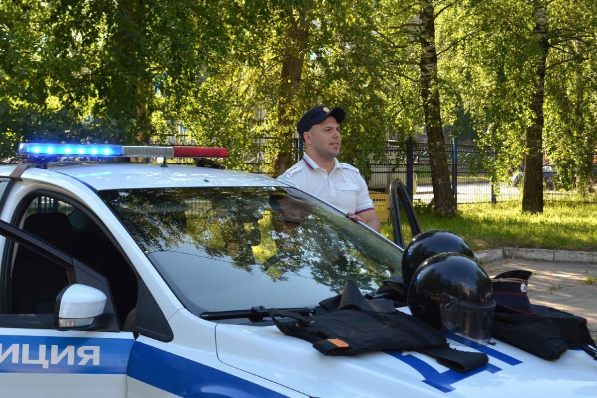 В Сыктывкаре полицейские и общественники в рамках акции «Каникулы с общественным советом» организовали масштабное мероприятие для несовершеннолетних В Сыктывкаре полицейские и общественники в рамках акции «Каникулы с общественным советом» организовали масштабное мероприятие для несовершеннолетних