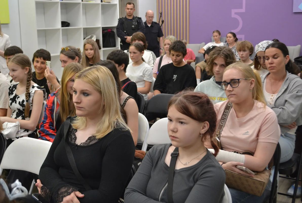 В Сыктывкаре полицейские и общественники в рамках акции «Каникулы с общественным советом» организовали масштабное мероприятие для несовершеннолетних В Сыктывкаре полицейские и общественники в рамках акции «Каникулы с общественным советом» организовали масштабное мероприятие для несовершеннолетних