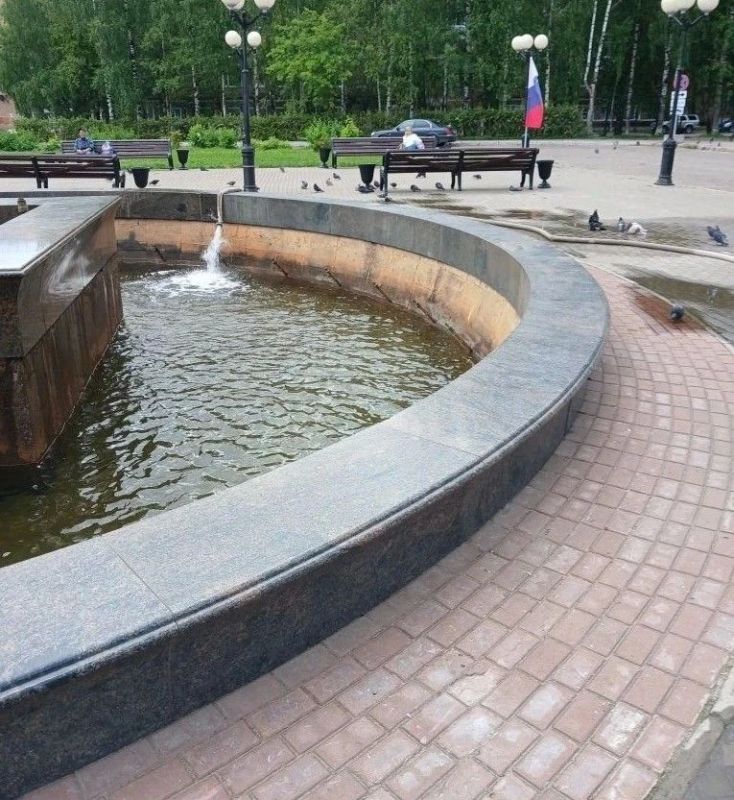 В Сыктывкаре каждый день продолжается плановая работа по благоустройству В Сыктывкаре каждый день продолжается плановая работа по благоустройству