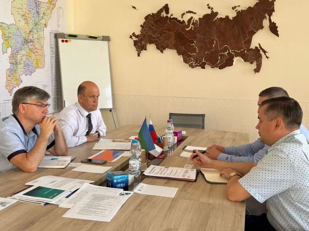 Сегодня министр экономического развития и промышленности Республики Коми Алексей Просужих обсудил с региональным директором «Сыктывкарского» офиса ПСБ Денисом Ковальчуком практические инструменты поддержки местных... Сегодня министр экономического развития и промышленности Республики Коми Алексей Просужих обсудил с региональным директором «Сыктывкарского» офиса ПСБ Денисом Ковальчуком практические инструменты поддержки местных...