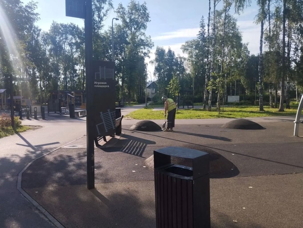 В Сыктывкаре каждый день продолжается плановая работа по благоустройству В Сыктывкаре каждый день продолжается плановая работа по благоустройству