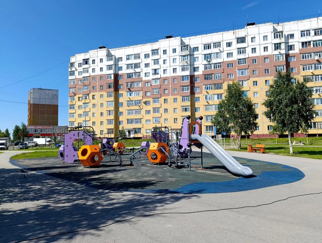 В Усинске открыта обновлённая детская площадка "Восьмёрка"
