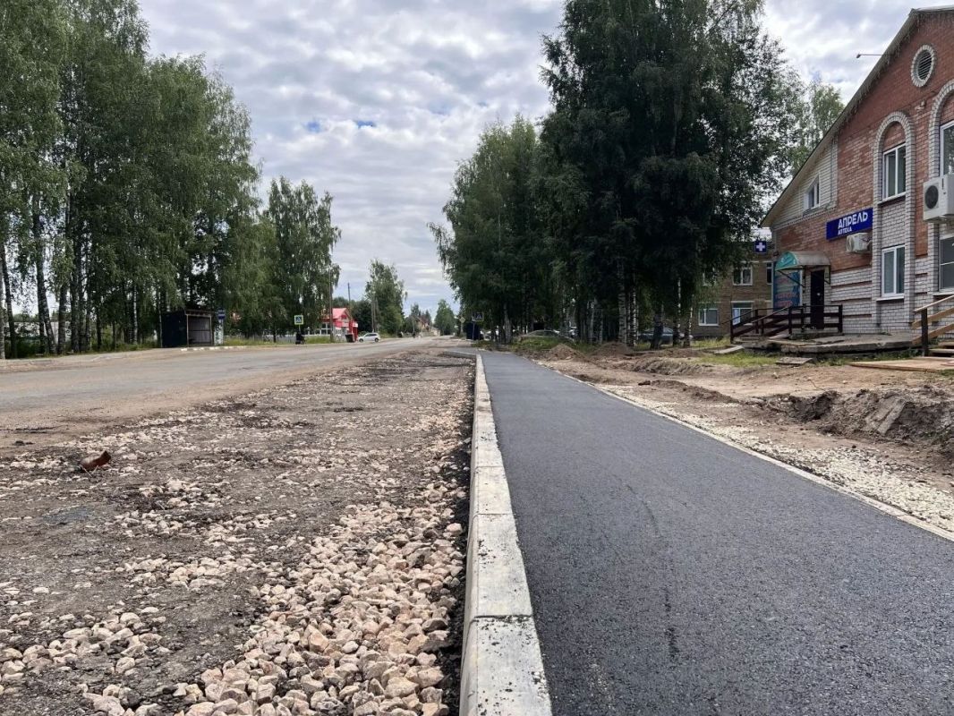 В селе Корткерос строят новые тротуары В селе Корткерос строят новые тротуары