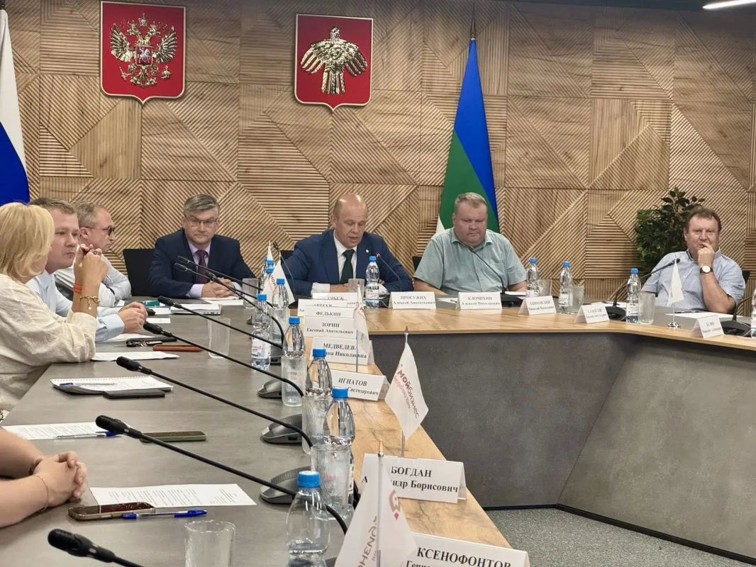Стратегическая сессия объединила власть и бизнес: в Сыктывкаре определили векторы развития лесопромышленного комплекса Стратегическая сессия объединила власть и бизнес: в Сыктывкаре определили векторы развития лесопромышленного комплекса